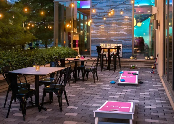 Aloft Boston Seaport District Hotel