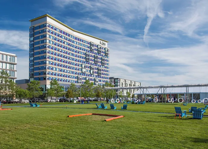 Aloft Boston Seaport District Hotel